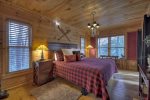 Bear Butte - Tastefully Decorated 